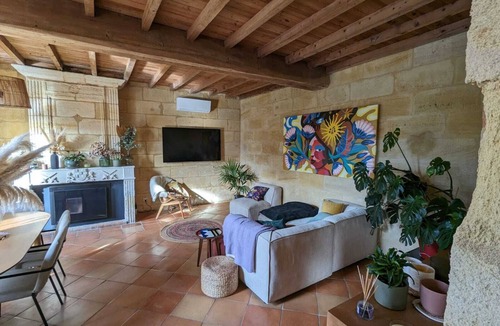 Sainte-Terre House | Charming stone country house