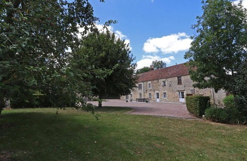 Merri Cottage | Charming stone country house with WIFI, terrace and enclosed garden