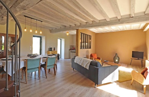 Neuvy-au-Houlme Cottage | Charming stone house with garden, perfect for a nature escape with Wi-Fi included