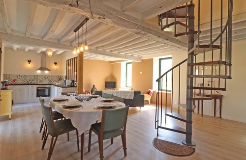 Neuvy-au-Houlme Cottage | Charming stone house with garden, perfect for a nature escape with Wi-Fi included