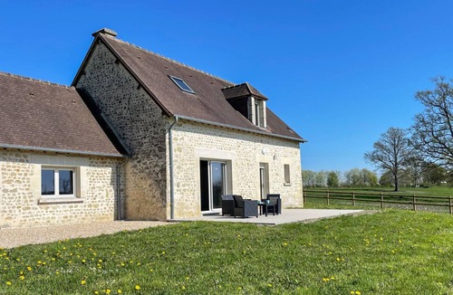La Mesniere Cottage | Charming stone house with WIFI, near Mortagne-au-Perche