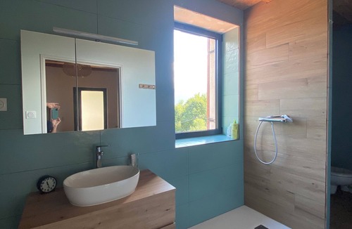 La Terrasse Bed & Breakfast | Charming stone house on a mountainside