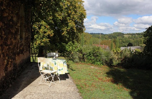 Mazeyrolles Cottage | Charming stone house with fireplace and pets allowed