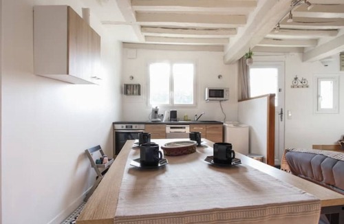 Pierrefonds House | Charming stone house