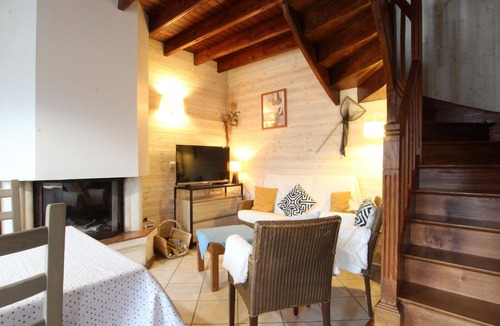 Annoville Cottage | Charming stone house with fireplace and enclosed garden - Pets allowed