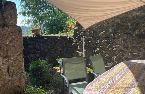 Laboule House | Charming stone house with secluded interior terraces