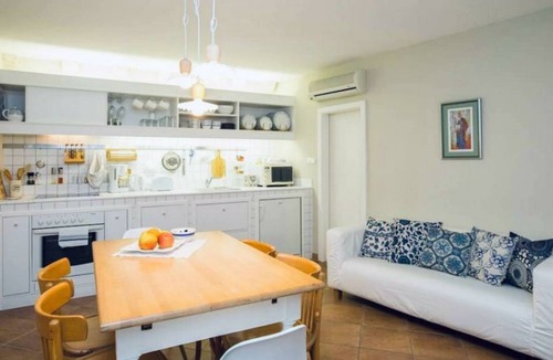 Pile House | Charming stone house in the Old town with great views, balcony