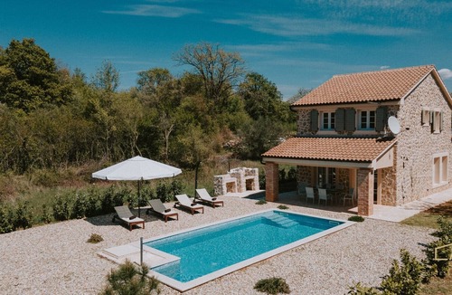 Risika Villa | Charming stone house Villa Pepina