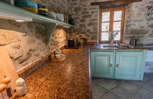 Montreal House | Charming stone house with a private pool