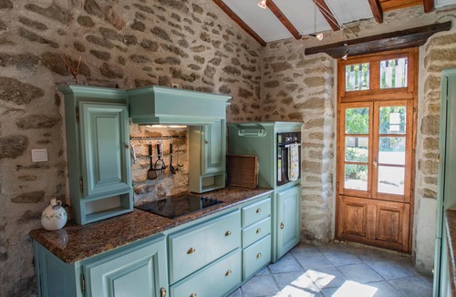 Montreal House | Charming stone house with a private pool