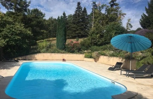 Bonnes House | Charming stone house with terrace overlooking the river