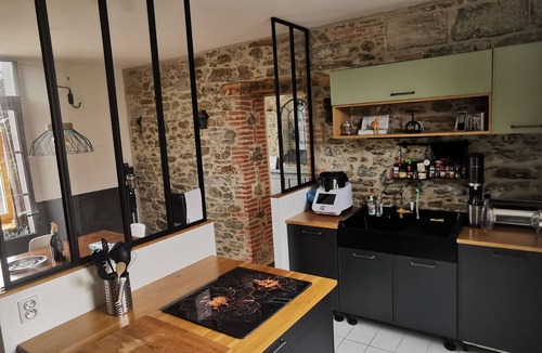 Vertou House | Charming stone house with spa area.