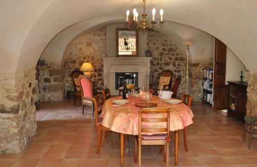 Lussan House | Charming Stone House with Terrace