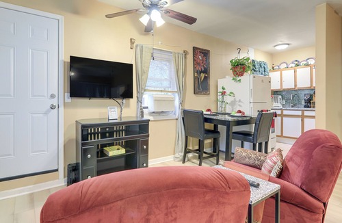 Stone Mountain Apartment | Charming Stone Mountain Studio: Deck & No Steps