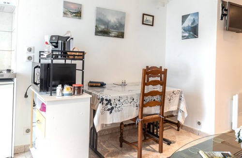 Montignac-Charente Apartment | Charming Studio Apartment with Wi-Fi