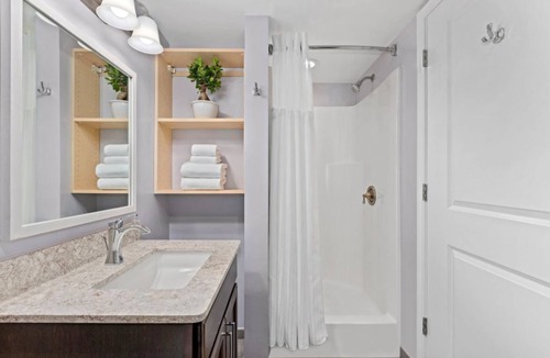 Cherry Grove Beach Hotel | Charming Studio suite in the heart of Myrtle Beach.