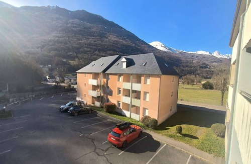 Luz-Saint-Sauveur Apartment | Charming Studio for 4 with Balcony, Parking & Ski Storage – Near Ski Resorts