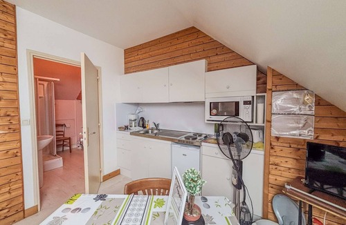 Auguaise Condo | Charming studette*calm*terrace*parking*.