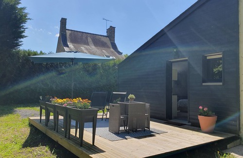 Ducey-les-Cheris Apartment | Charming studio with terrace