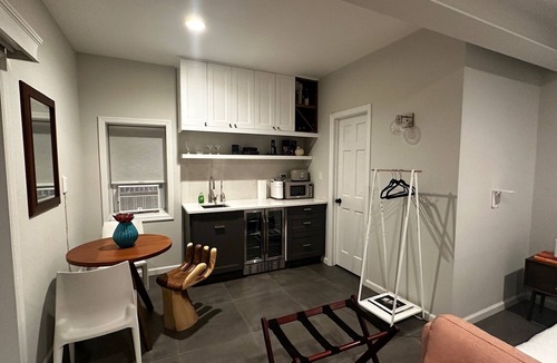 East Atlantic Beach Apartment | Charming studio 2 blocks to beach!