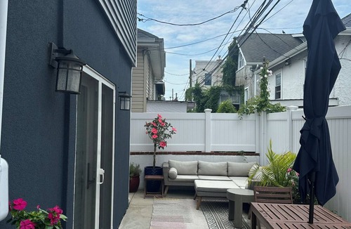 East Atlantic Beach Apartment | Charming studio 2 blocks to beach!