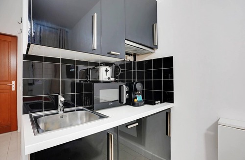Hopital Saint-Louis Apartment | Charming Studio - 2P - Canal Saint-martin/republiq