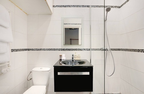 Hopital Saint-Louis Apartment | Charming Studio - 2P - Canal Saint-martin/republiq