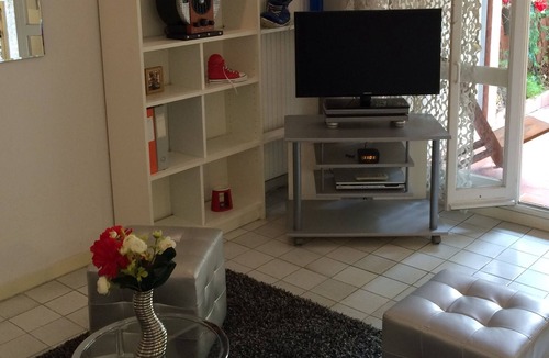 Sainte-Anne Apartment | Charming studio air-conditioned in private residence of 8 ° with small garden