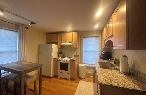Shelburne Apartment | Charming Studio Apartment – Walk to Downtown Shelburne Falls