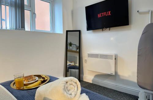 Edgbaston Apartment | Charming Studio Apartment with Netflix