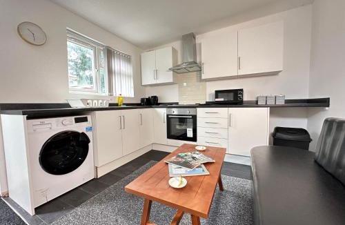 Edgbaston Apartment | Charming Studio Apartment with Netflix