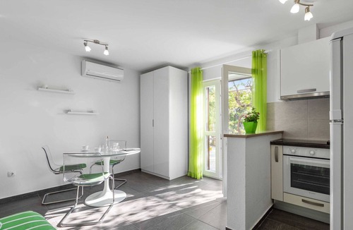 Bilice Apartment | Charming Studio Apartment in Bilice