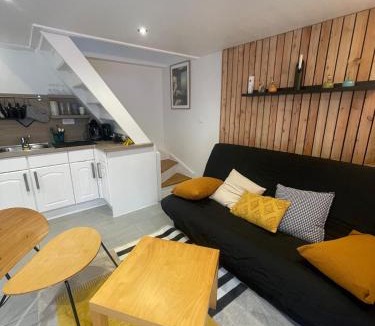 Annoeullin Apartment | Charming studio close to Lille