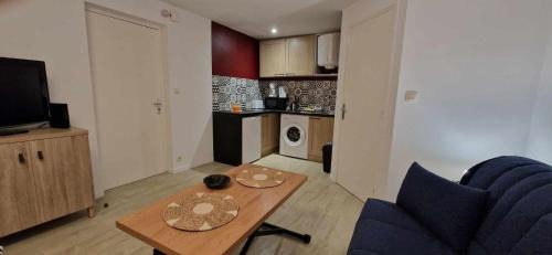 Saint-Julien Apartment | Charming studio close to the Château de Caen