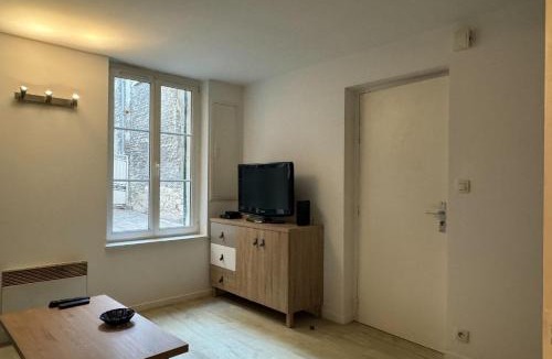 Saint-Julien Apartment | Charming studio close to the Château de Caen