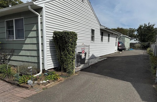 Bay Shore Apartment | Charming Studio Close to Everything!