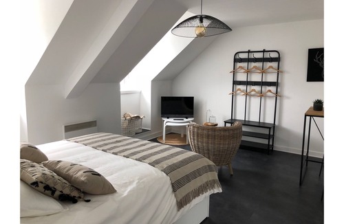 Binic Apartment | Charming Studio Facing the Port and 100 m from the Beach