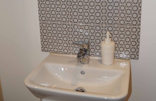 Le Bouillon Apartment | Charming studio, feet in the water