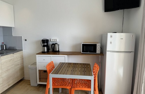 La Capte Apartment | Charming Studio Flat direct beach access