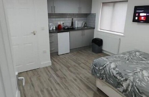 Chase Apartment | Charming Studio Flat in Enfield