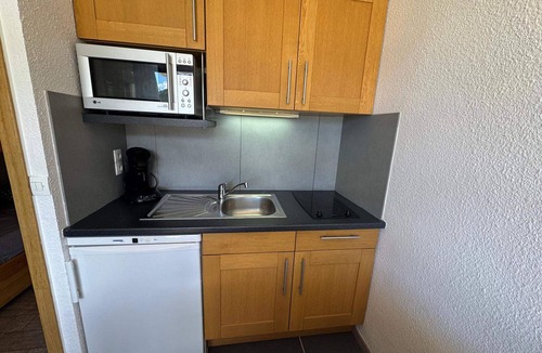 Reberty Apartment | Charming Studio for 3 with Balcony, 200m from Slopes in Les Menuires