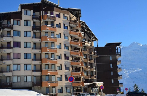 Reberty Apartment | Charming Studio for 3 with Balcony, 200m from Slopes in Les Menuires