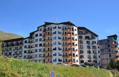 Reberty Apartment | Charming Studio for 3 with Balcony, 200m from Slopes in Les Menuires