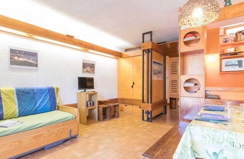 Chantemerle Apartment | Charming Studio in Serre-Chevalier for 4 - Balcony, Mountain View, and Parking