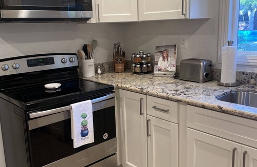 Alamo House | Charming Studio Guest House