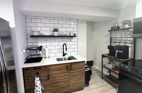 Lawrenceville Apartment | Charming studio in lovely Lawrenceville,Separate Entrance