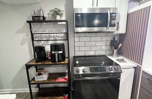 Lawrenceville Apartment | Charming studio in lovely Lawrenceville,Separate Entrance