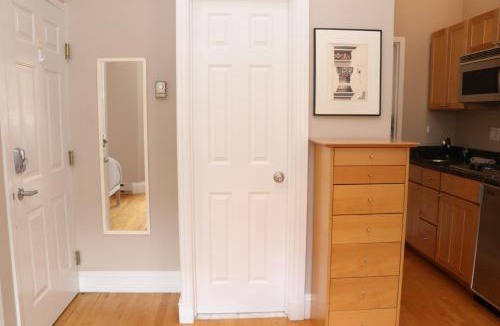 Columbus Apartment | Charming Studio in Boston Brownstone, C.Ave#5