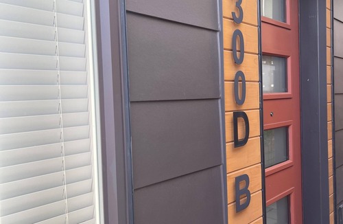 Squire Park Apartment | Charming studio in brilliant Seattle with AC