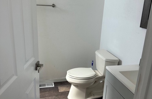 Hayesville Apartment | Charming studio in delightful Salem with central heating and cooling.